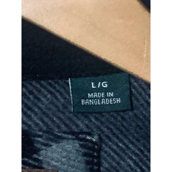 Orvis Men's Large Black & Gray Heavy Plaid Button-Up Flannel Shacket - Picture 5 of 10